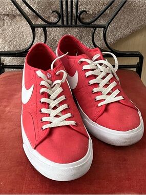 Nike SB Red and White Low-Top Sneakers Men’s size 10.5